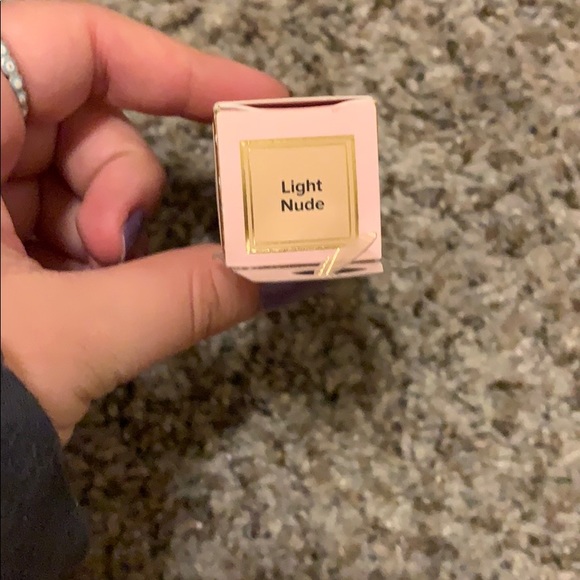 Too Faced🤩 Born This Way Concealer - Picture 2 of 4